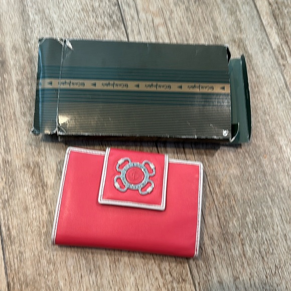 Guy Laroche wallet - Picture 1 of 1